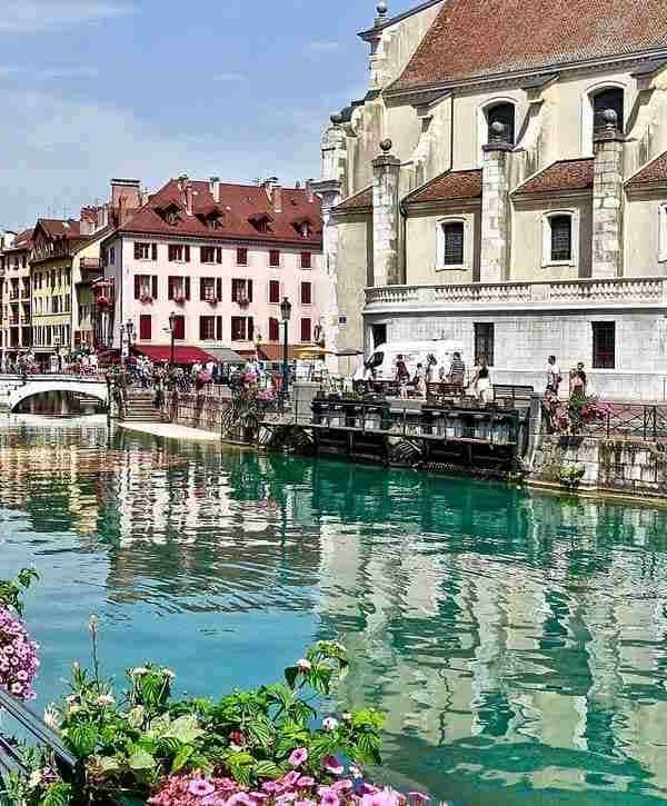 354 editeur page bloc element camping annecy 1800x725