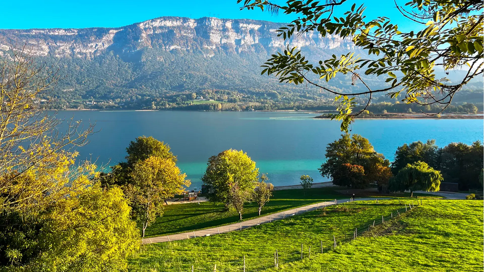 les 3 lacs region